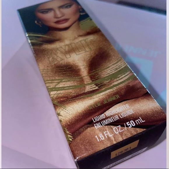 Kylie Cosmetics 24K Liquid Highlighter - Picture 2 of 6